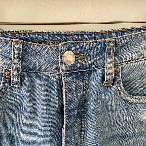 American Eagle Outfitters Women’s Mid-rise Distressed Tom Girl Jeans Light Wash - Picture 5 of 14